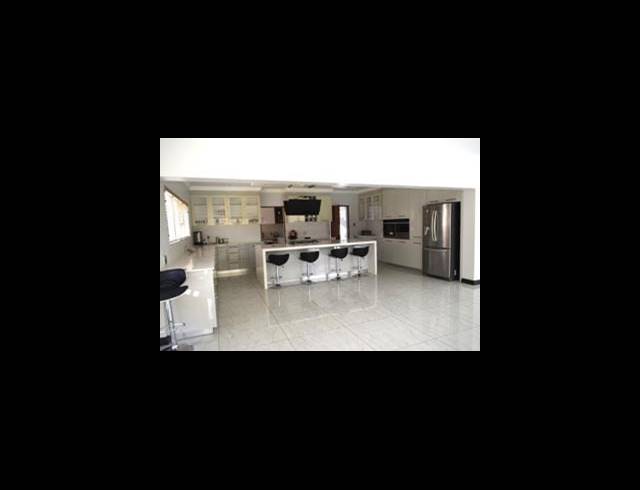 5 BEDROOM FREEHOLD FOR SALE IN HELDERWYK